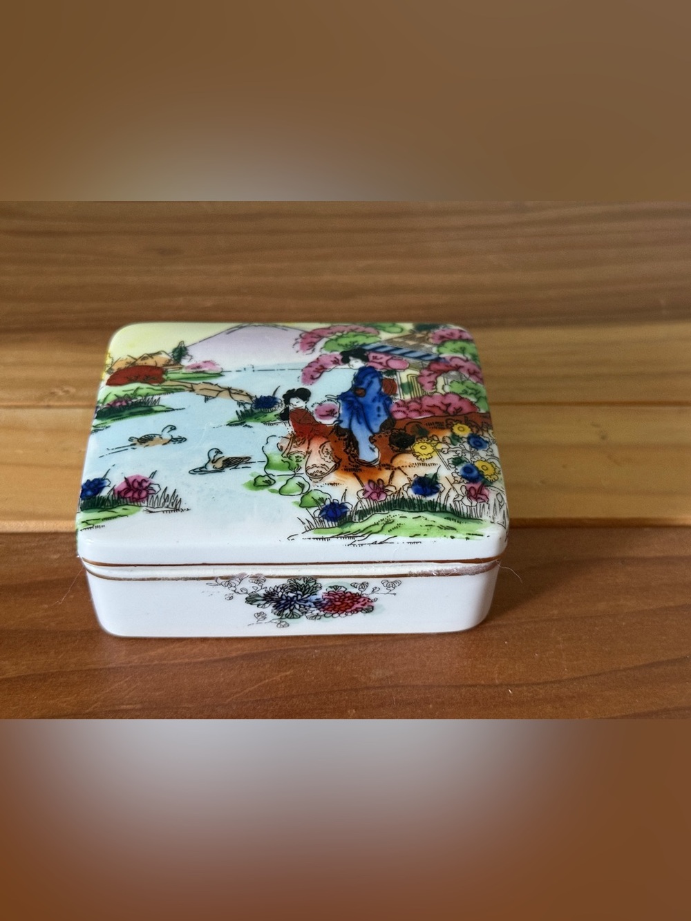 Vintage Japanese Porcelain Trinket Box 3.5” Geisha Garden Scene Japan 1950s